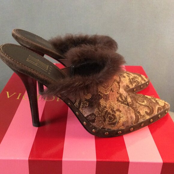 Pelle Moda vintage brocade and feather stiletto mule - Picture 4 of 10